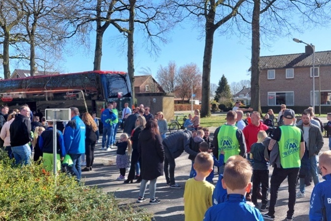 Met de jeugd naar FC Emmen